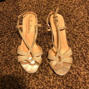 Size 7 high heels! Only worn once!!